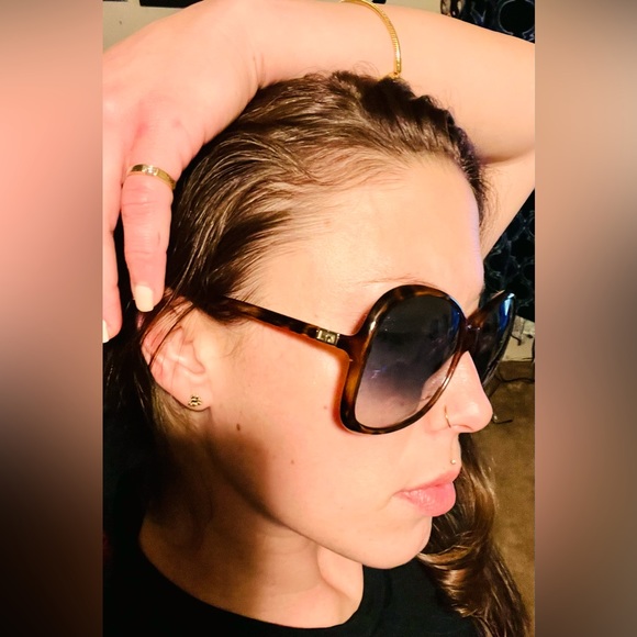 Givenchy authentic oversized sunglasses for women - Picture 1 of 12